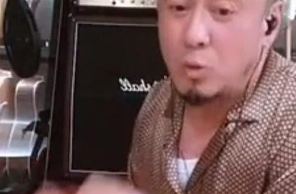 杨坤义乌演唱会门票800元，不唱歌也就算了，反倒在现场起卖货