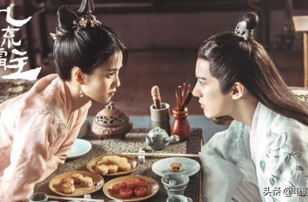 想蹭热度也火不了，白鹿新剧《九流霸主》套路满满，男主演技尴尬