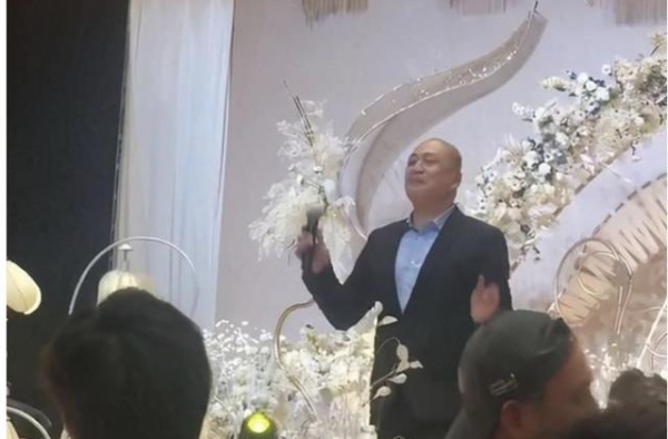 62岁汤镇业商演，走穴捞金观众冷漠？细数老一代港星的当代辛酸