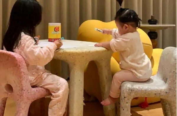 张子萱晒二胎女儿，9个月小女儿20多斤，遗传了爸爸的吃货属性