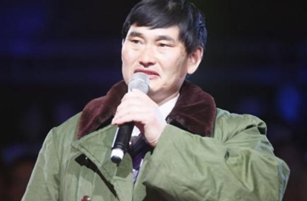 大衣哥朱之文没想到被儿媳妇拖下水，网友：露了原形