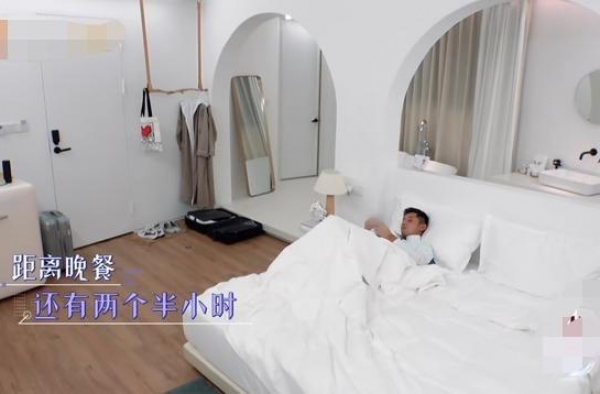 张继科金晨首次约会，男方表现令人失望，网友：太过轻浮