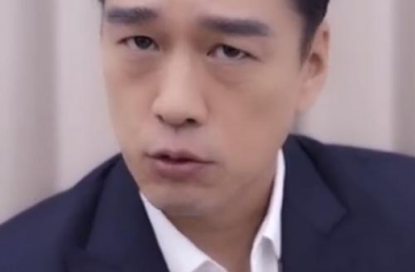 王耀庆让李雪琴给他买裤子，沙雕总裁又营业，网友：偶像包袱捡捡