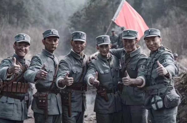 《雷霆战将》今晚开播，张云龙、高伟光领军出击热血杀敌
