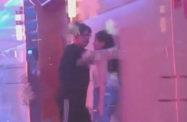 综艺录完被秋后算账？曝王岳伦退出李湘公司，变更时间为10月底