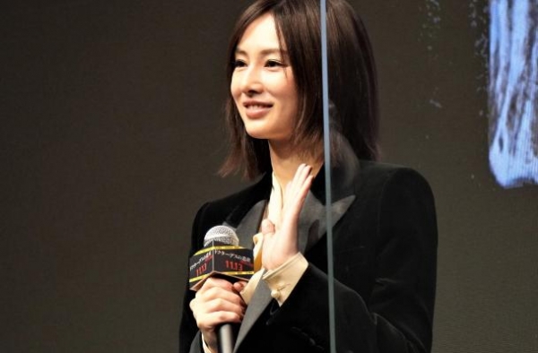 北川景子产后首次亮相：“下次想和绫野刚演夫妻”