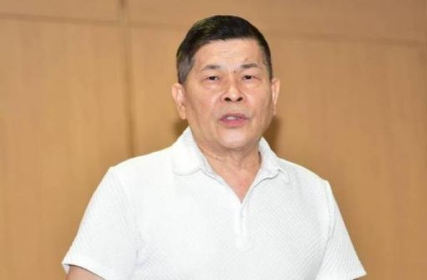 台湾艺人澎恰恰欠债款被“黑帮”带走，大批警察救援
