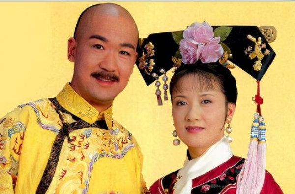张国立的两位铁搭档，三德子养鸡身价不菲，法印为妻子退出荧屏