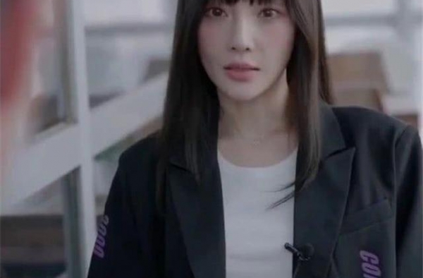 李小璐或将彻底告别网友？劣迹艺人被禁止直播，事业将面临危机