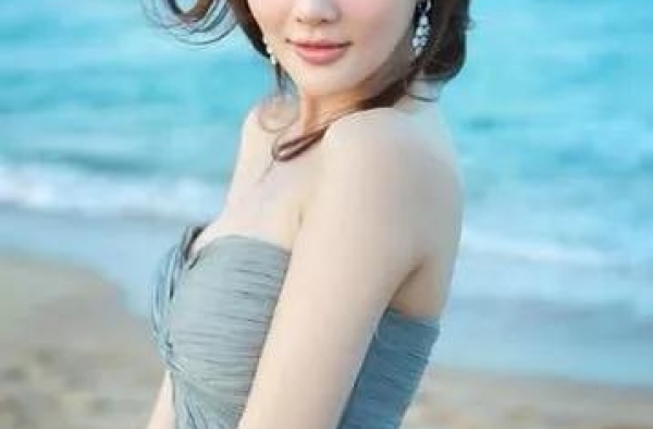 李小璐的颜值，你能找出一丝不足吗？