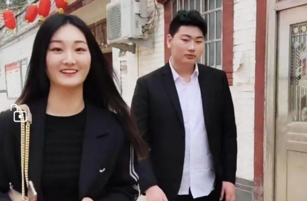 朱之文该管管了，儿媳结婚一个月带货好几场，水能载舟亦能覆舟