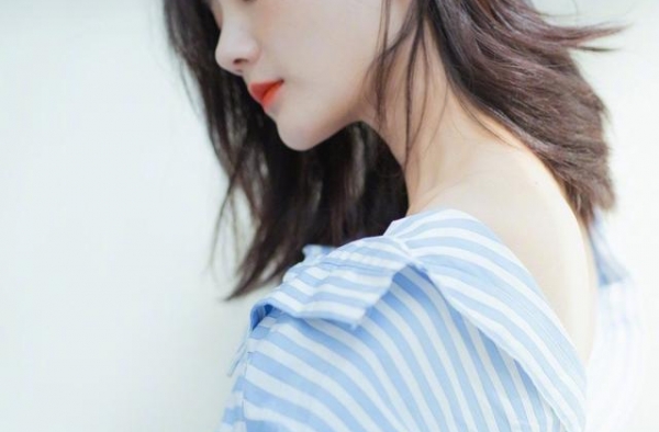 为什么很多网友说李一桐资源好，就是捧不红，也没辨识度？
