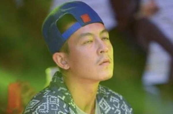 16岁与陈冠希交往，9年过后，她又晒出最新“亲密”照片