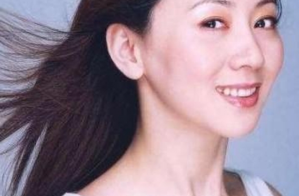 “人体模特”汤加丽，一天被搜索10万次，父亲震怒：我怎么出门