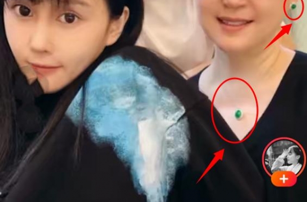 赵本山妻子穿戴华贵，女儿一块表上百万，父子却朴实的不像一家人