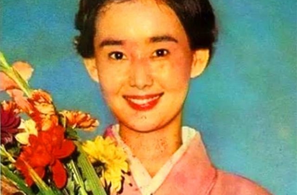 《追捕》中野良子：中日大使，37岁与年下结婚，70岁依然演戏
