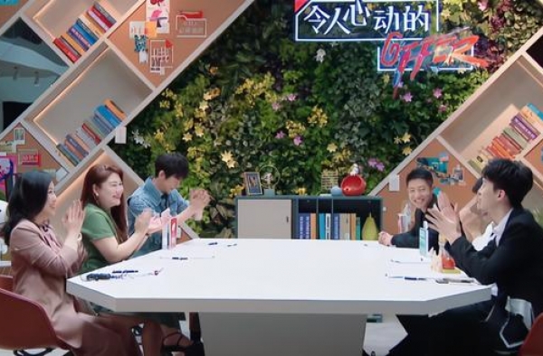 范丞丞一小时憋一句话，遭“学问”碾压，爱豆文化水平高低重要吗