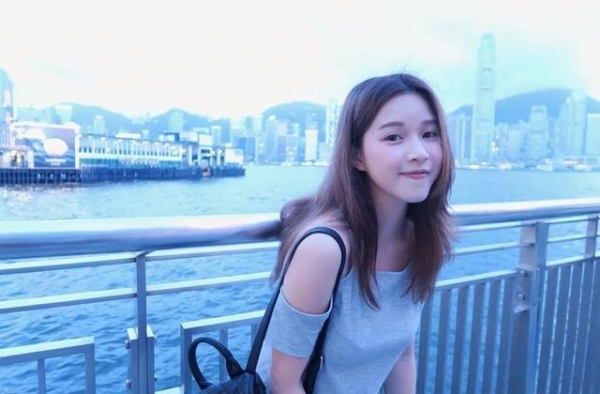 否认跟同性女友结婚！30岁童颜女神大晒钻戒惹关注：家人已接受