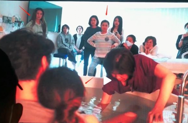 Ella陈嘉桦首公开顺产过程，十几人围观陪产，俩闺蜜哭到失控