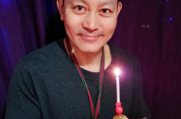 TVB老戏骨曾伟权肺癌病逝 旧爱梅小惠直言好惋惜，感恩遇上他