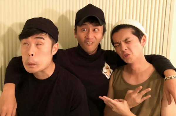 邓超陈赫卖海鲜被坑，俩人一脸懵，网友纷纷埋怨老板娘坑人