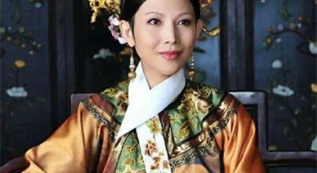 蔡少芬和黄奕都不陌生，可她俩以前和现在的对比，悬殊还是有的