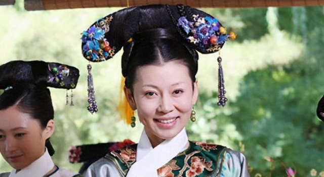 甄嬛传：她身份比甄嬛尊贵，华妃动她都得想一想，却把自己作死了