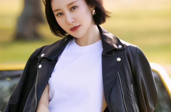 舒畅出道28年0绯闻，却被扒出结婚生子，自拍现婴儿床成实锤？