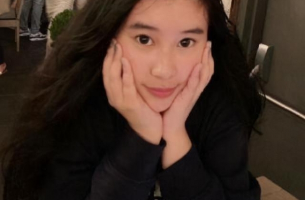 有种“炫富”叫黄圣依女儿，18岁开百万豪车，网友：祖传炫富