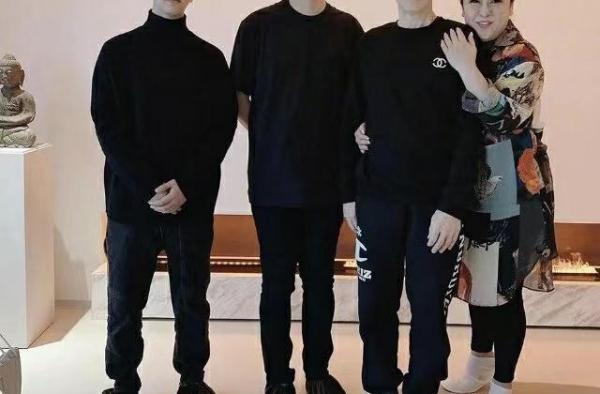 郭碧婷搬家北京新房！向太着急曝光450平黑白大宅，太宠媳妇啦