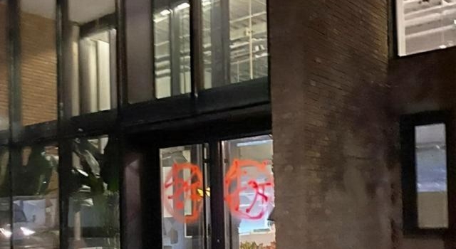 顶流的傲娇？曝王一博曾在拍摄广告时，将杜华骂出摄影棚