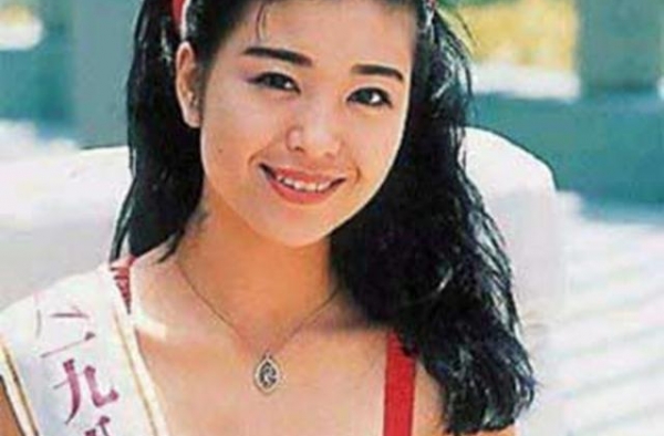 21岁嫁52岁富豪，成婚13天丈夫猝死，10年后得900万