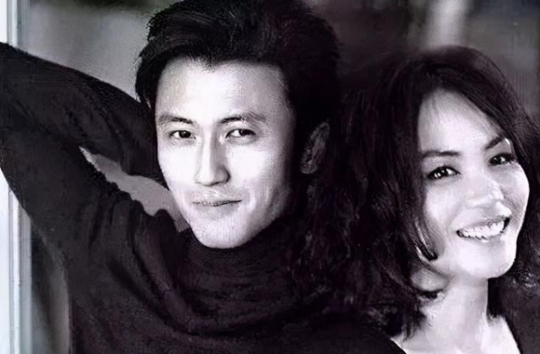 张柏芝懒理前夫感情风波，自曝免费当中文老师，为二儿子辅导功课