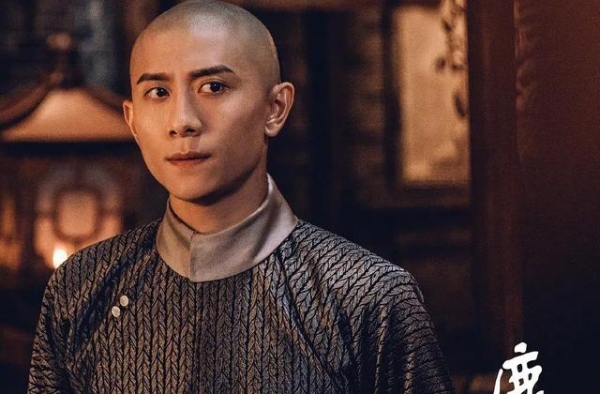 《鹿鼎记》崩啥样了？变《猴鼎记》不算啥，颜值担当唐艺昕也崩了