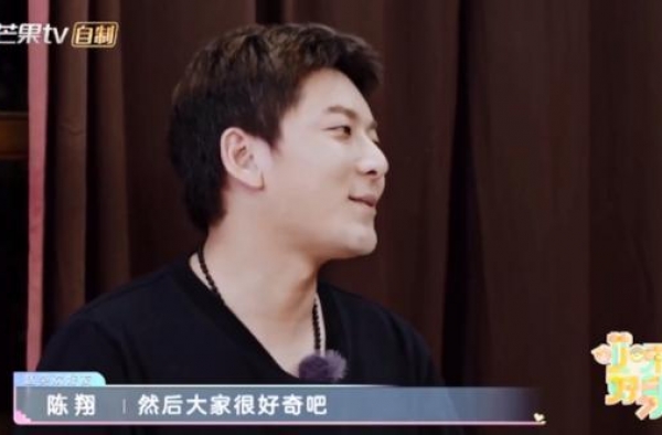 这场洗白大戏，毛晓彤越是不回复，陈翔就显得越low