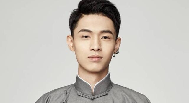 老赖之子会传染？秦霄贤妈妈欠卡债不还被告，过程曝光扎心了