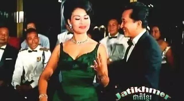 莎丝瑟邦：柬埔寨70年代最赫赫有名的女星，曾经与国王合拍电影