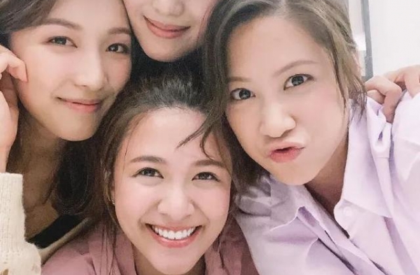 千亿女友郭嘉文没架子，屈尊为TVB小花庆生，带闺蜜打入富豪圈