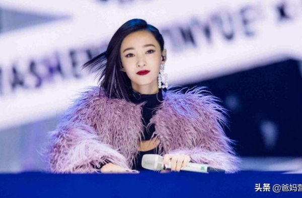 离开伊能静后，王丽坤上了热搜。鼓励式教育有多重要？「爸妈营」