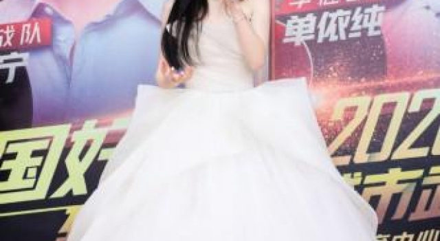 18岁单依纯成“好声音”史上最年轻冠军