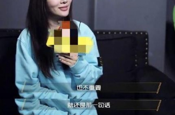 李小璐接受采访回应争议，佛系心境令人感慨，表示女儿甜馨最重要