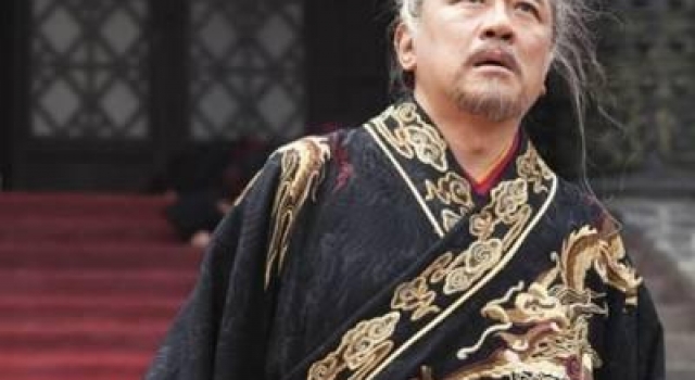 重温《琅琊榜》才懂：结局时，梁帝冲林殊那一跪，绝非真心忏悔