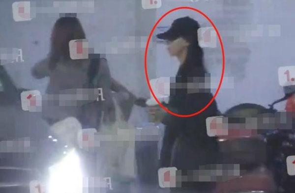 吴谨言洪尧疑似同居？男方车库吸烟不惧偷拍，曾故意晒出亲密照