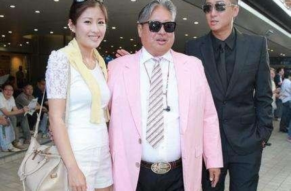 洪金宝36岁女儿至今未嫁，看到照片后，网友：还缺女婿吗？