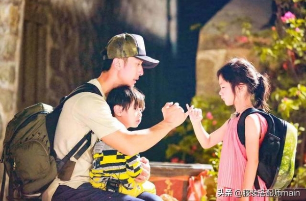 吴尊久违晒子女，女儿绿衣粉裤穿搭清新，儿子眉眼和爸爸越来越像