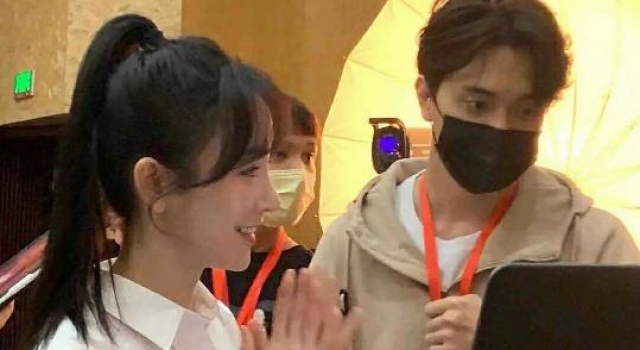 张檬小五露面像连体婴，整形后3年没戏拍，参加演员竞技晒流泪照