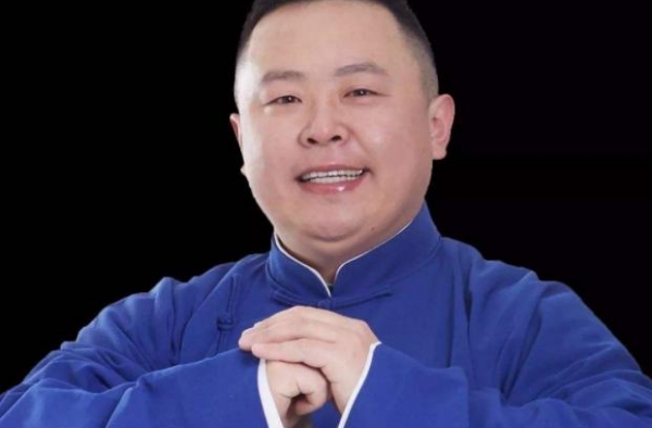德云社＂太子妃＂，更换三任搭档仍＂寡妇失业＂，郭德纲力劝留守