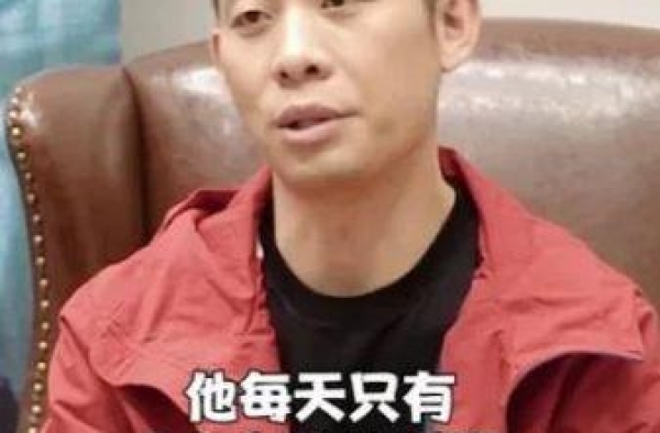 70岁张艺谋被曝每天只睡3小时 每天只吃一顿饭