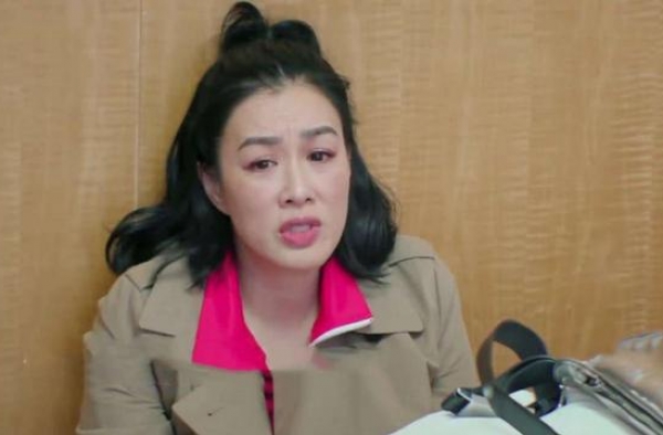 50岁钟丽缇爆金句：她的“无奈”，戳穿成年人世界最残酷的一面