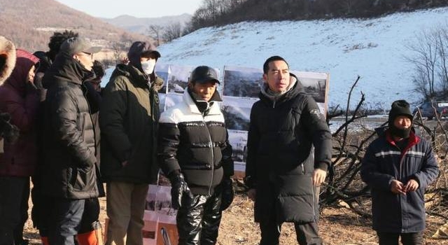 三年四部戏！“劳模”张艺谋抗美援朝题材新片将开机，阵容神秘